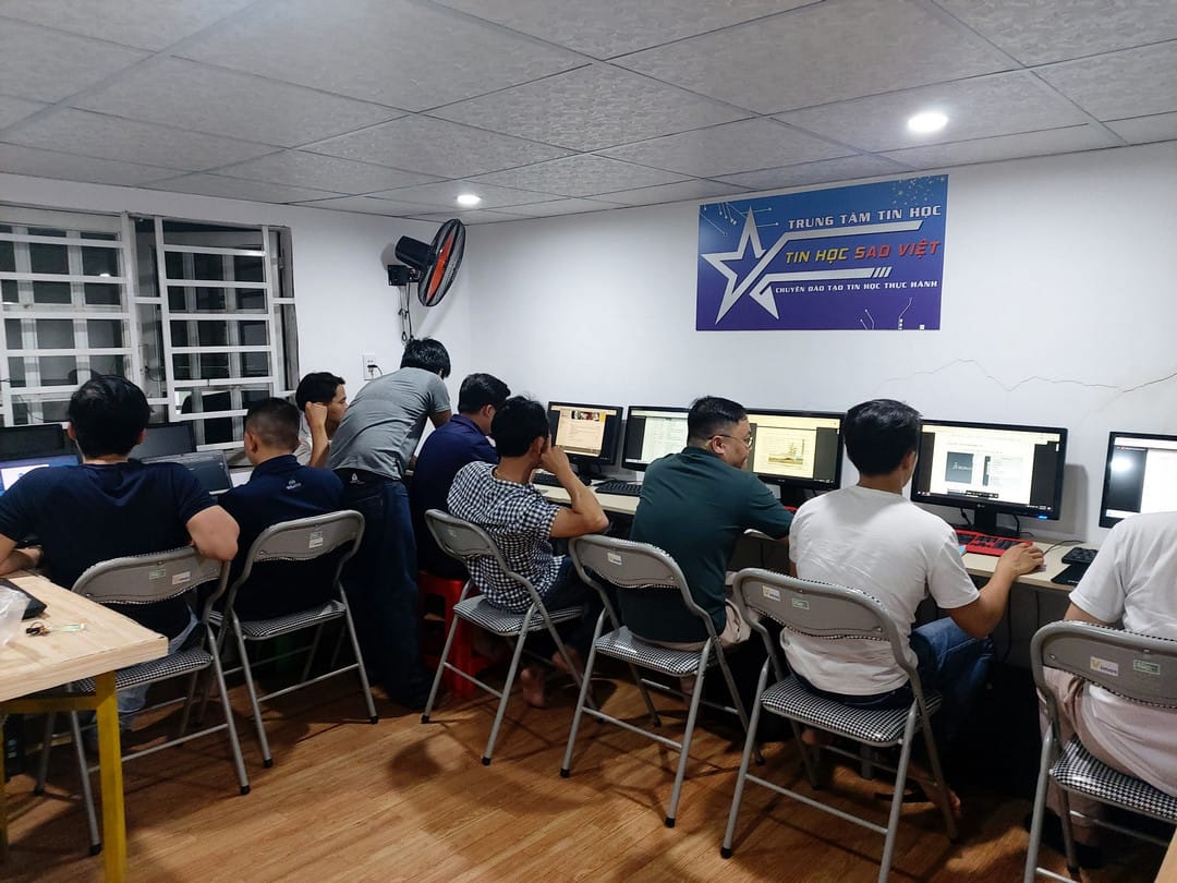 học vi tính tại trung tâm tin học Sao Việt