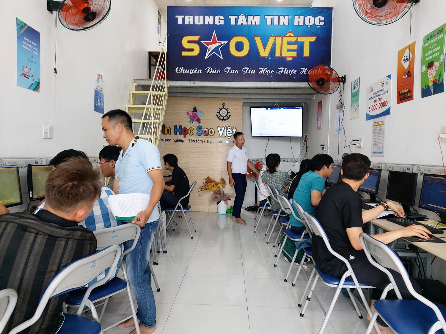 lớp học tin học văn phòng cấp tốc