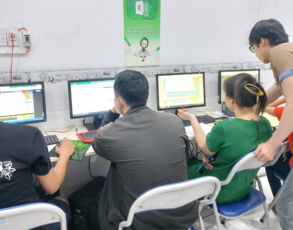 học chỉnh sửa hình ảnh với Photoshop