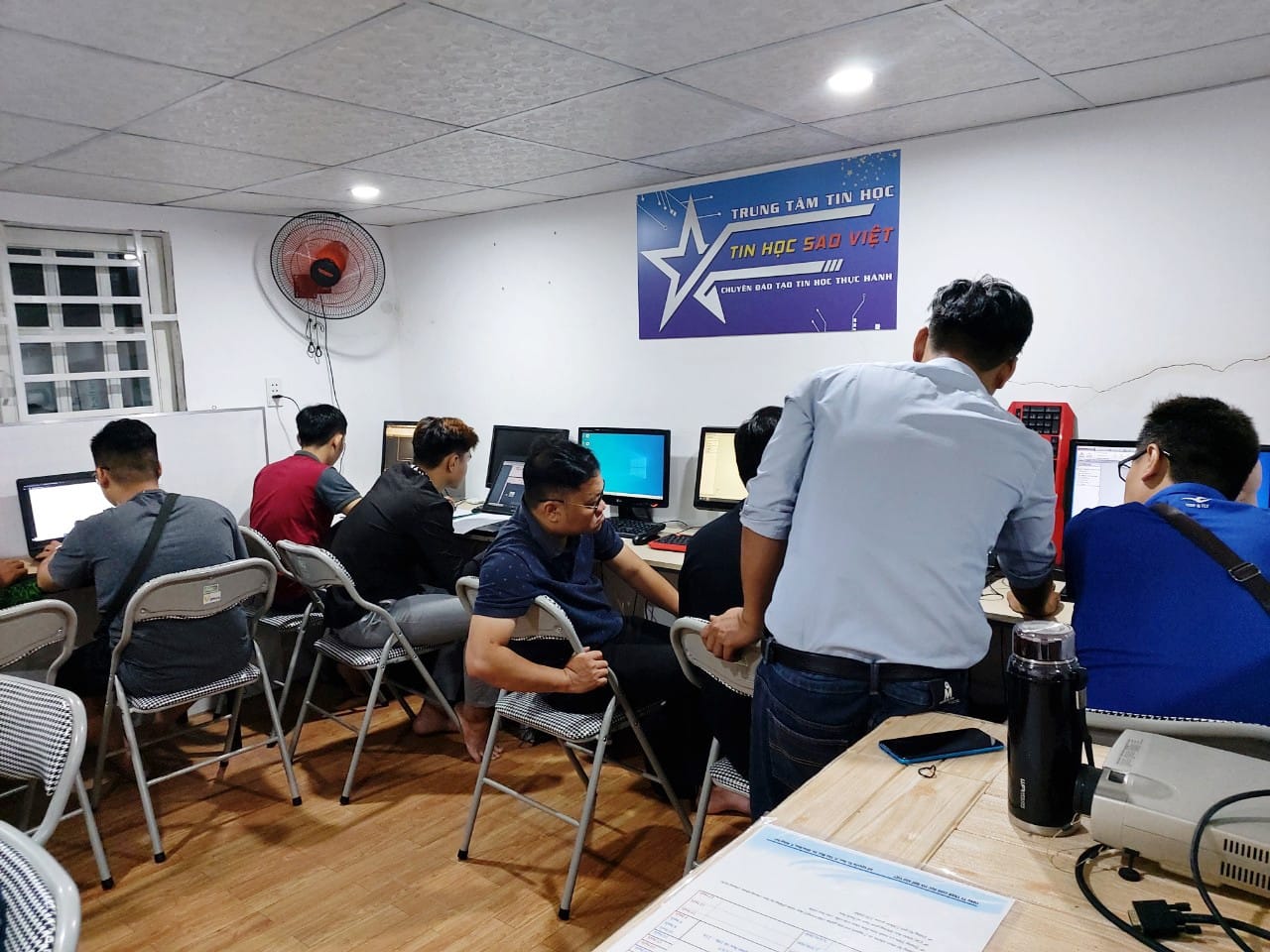 Khóa học đồ họa Photoshop - Trung tâm Tin học Sao Việt