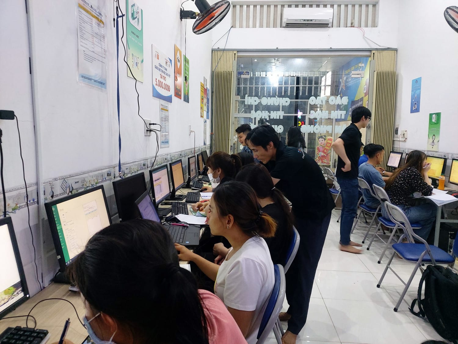 lớp học vi tính văn phòng ở Quận 8