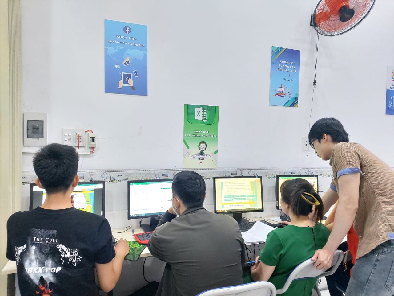 Khóa học tin học văn phòng tại Quận 8