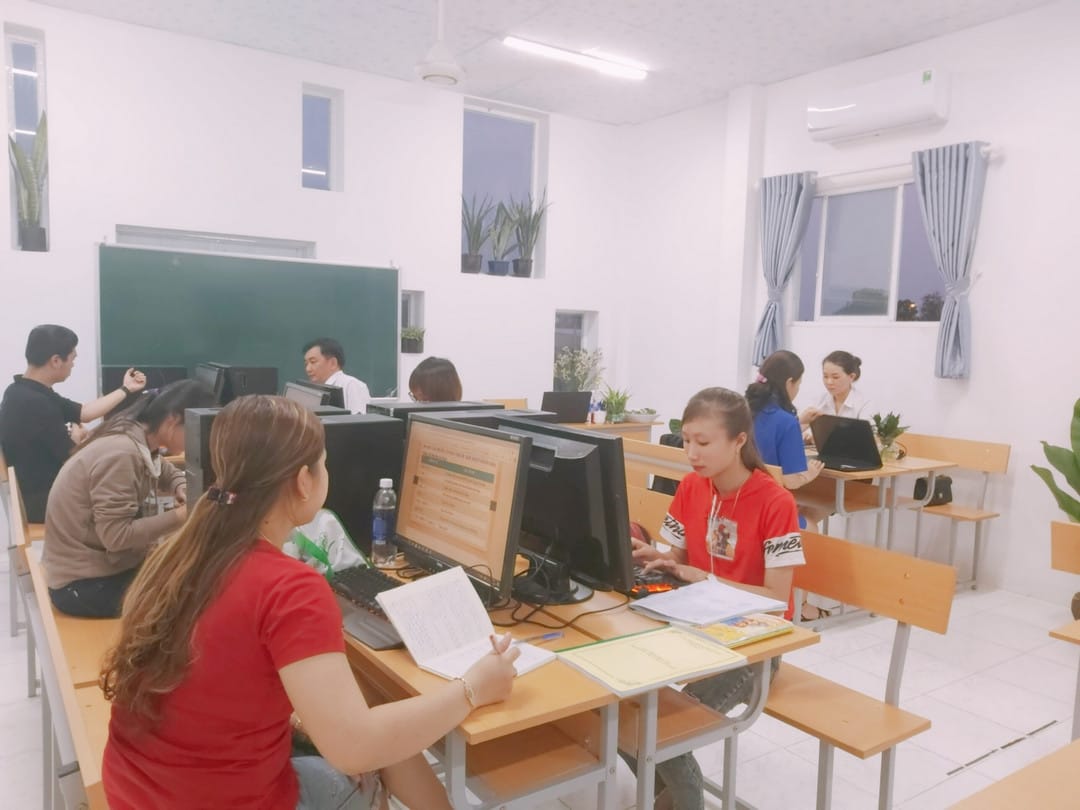 khóa học vi tính văn phòng ở Q 2
