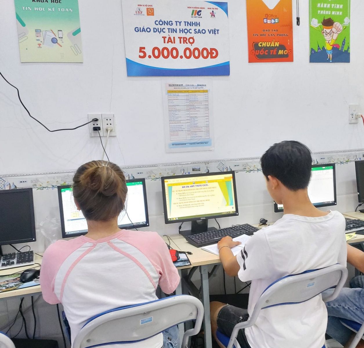 trung tâm tin học Dĩ An