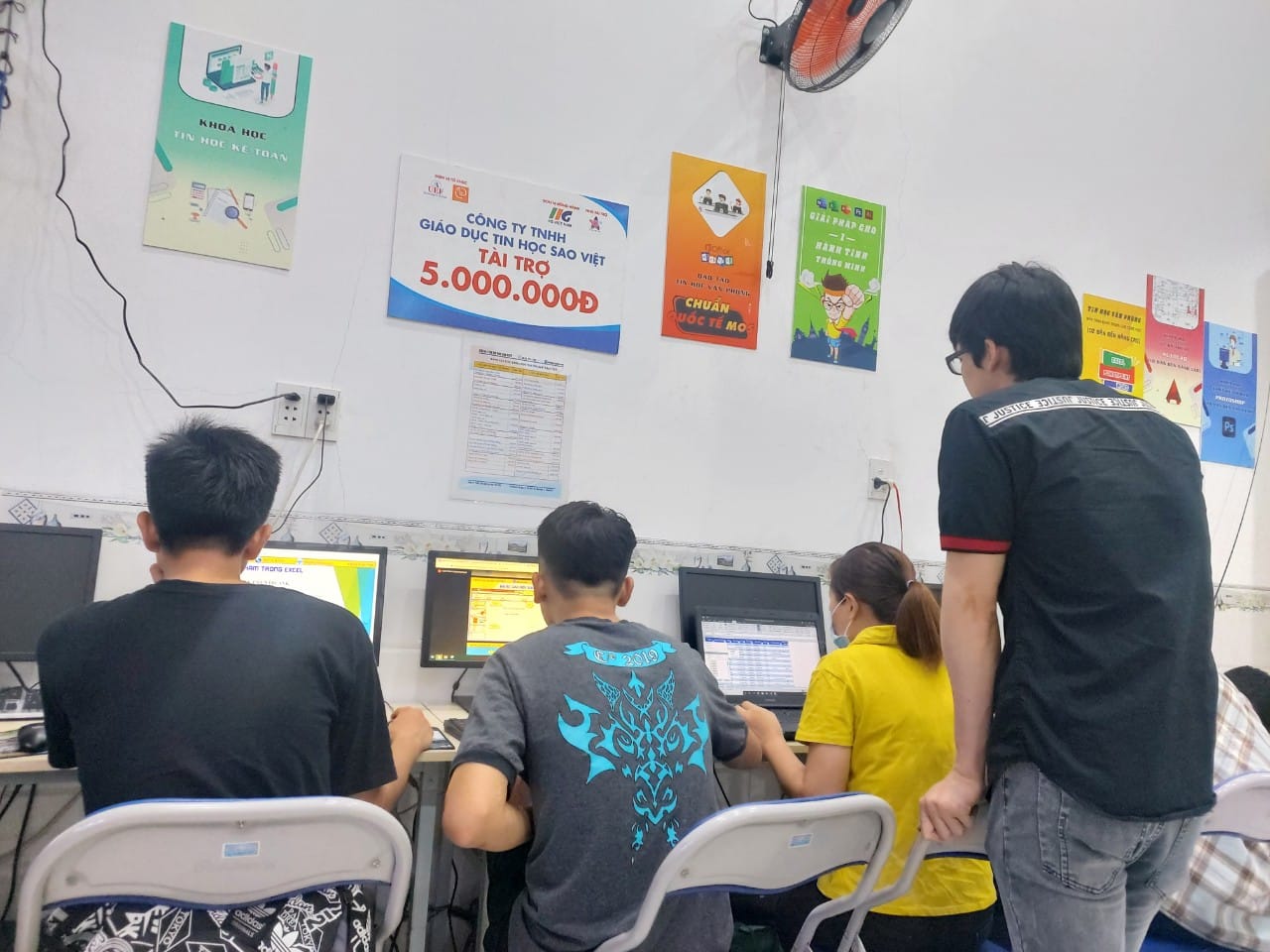 gia sư dạy kèm vi tính văn phòng