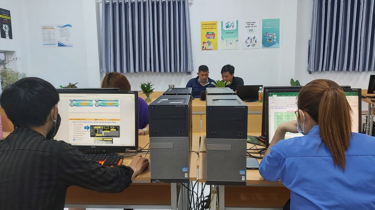 khóa học vi tính ở Bình Dương