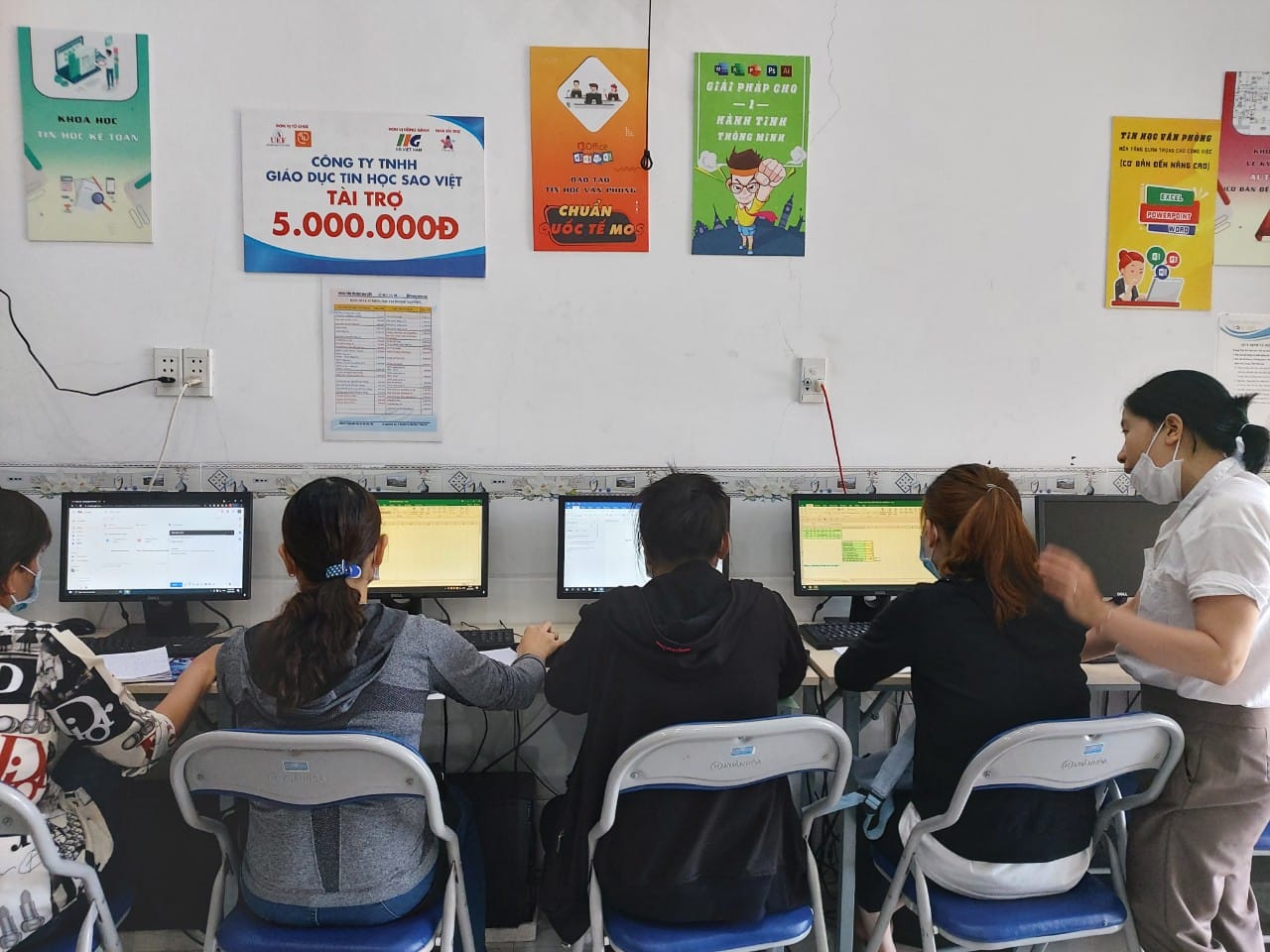 luyện thi chứng chỉ MOS ở Bình Dương