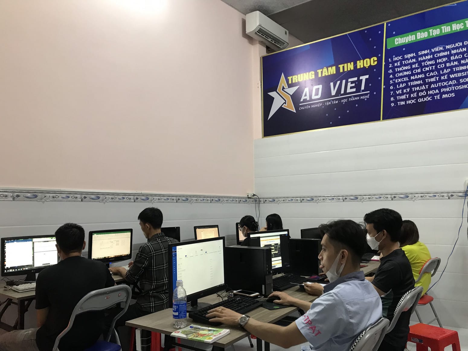 trung tâm dạy tin học Hóc Môn