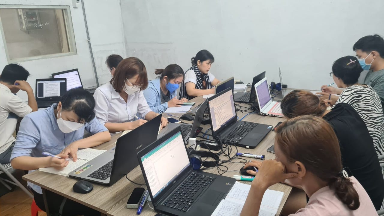 trung tâm tin học ở Hóc Môn