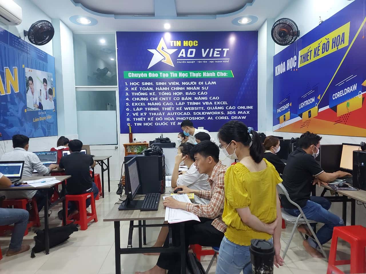 lớp học vi tính văn phòng ở Bình Dương