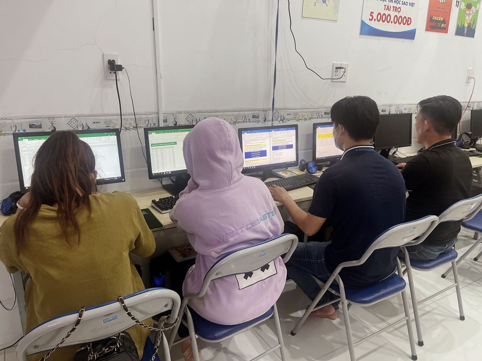 Trung tâm tin học sao việt