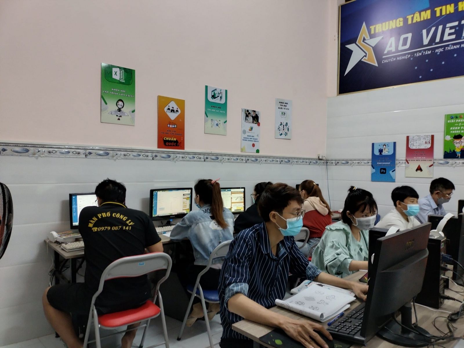 hình ảnh đào tạo khóa học tin học trung tâm