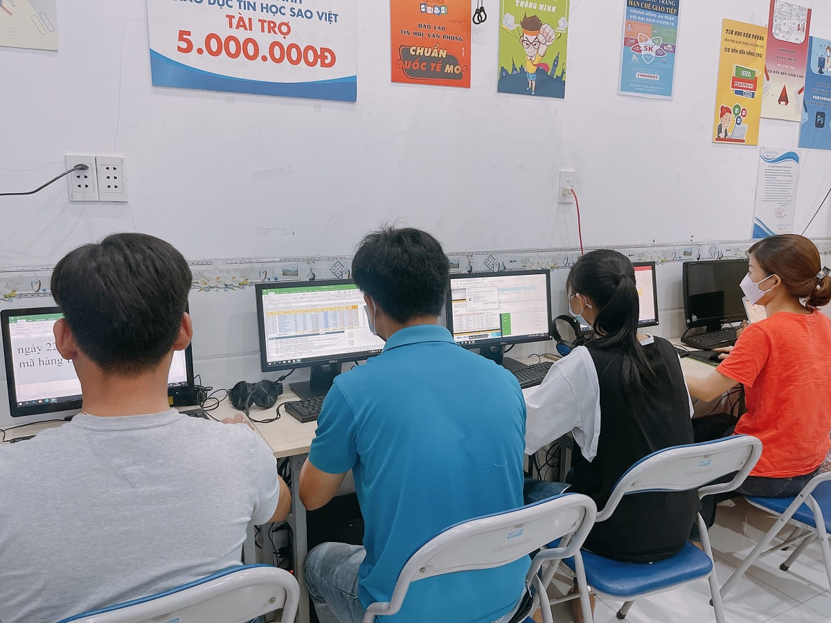 Lớp học vi tính ở Bắc Từ Liêm