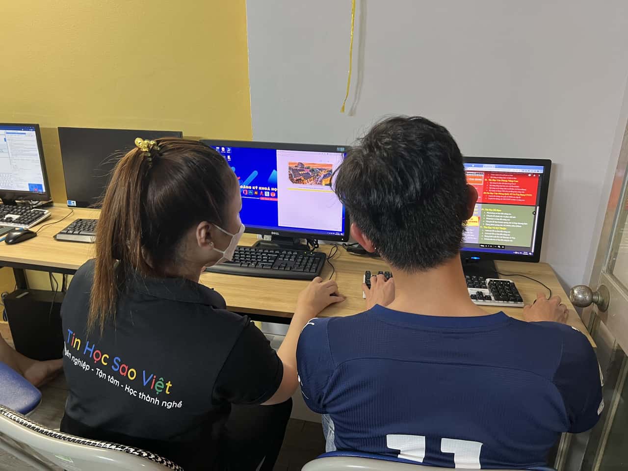 khóa học tin học văn phòng cho người đi làm