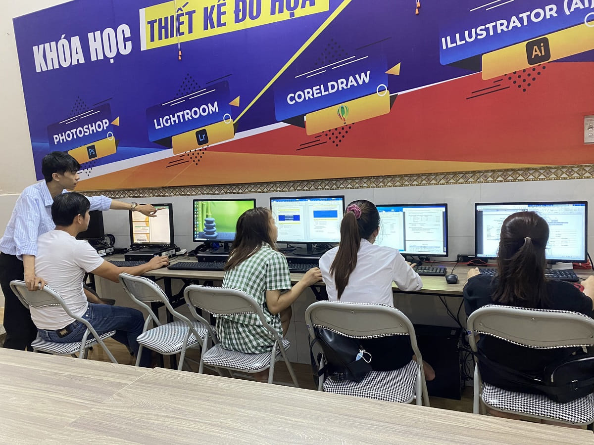 Học tin học ngắn hạn tại Hai Bà Trưng