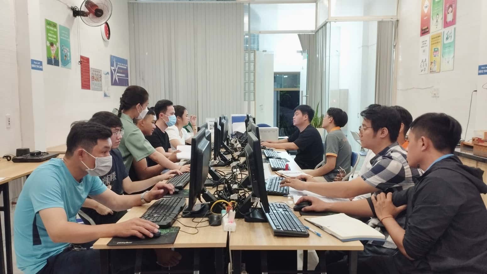 trung tâm tin học văn phòng