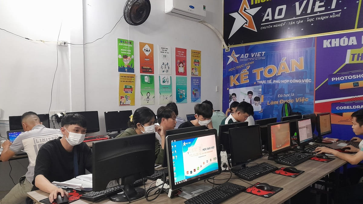 Khoá học tin học tại Long Biên Hà Nội