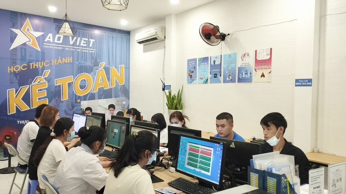 Khoá học vi tính tại Long Biên