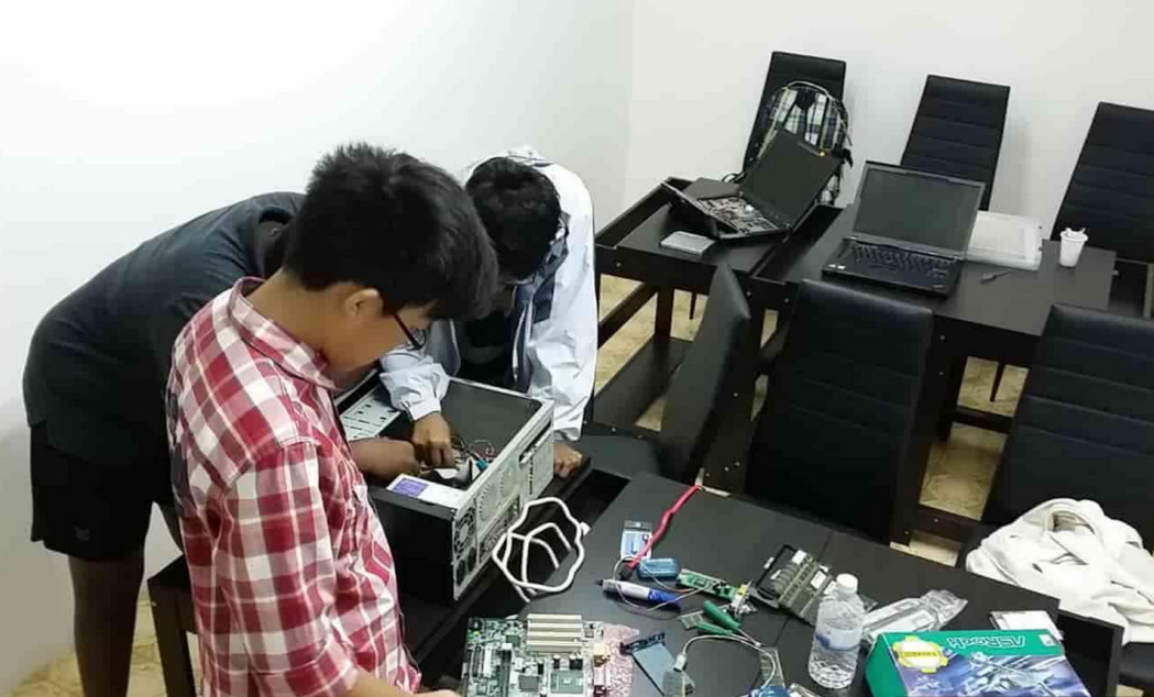 học kỹ thuật viên sửa máy tính