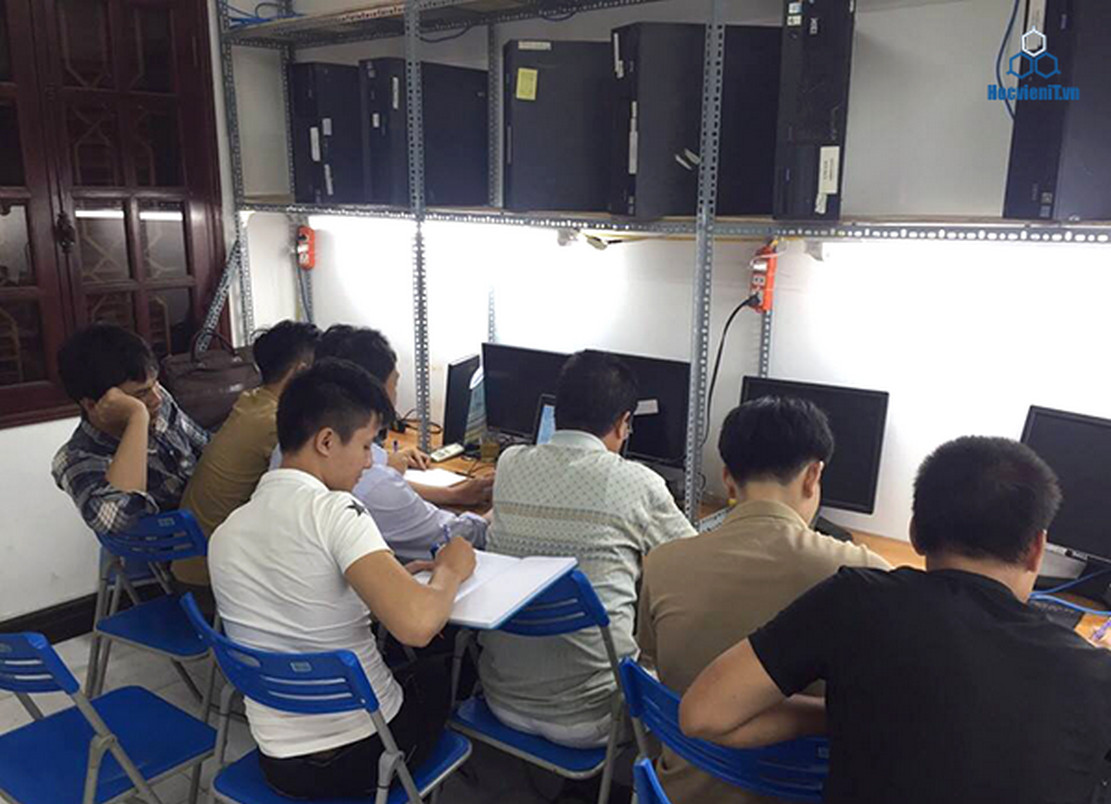 học sửa máy tính