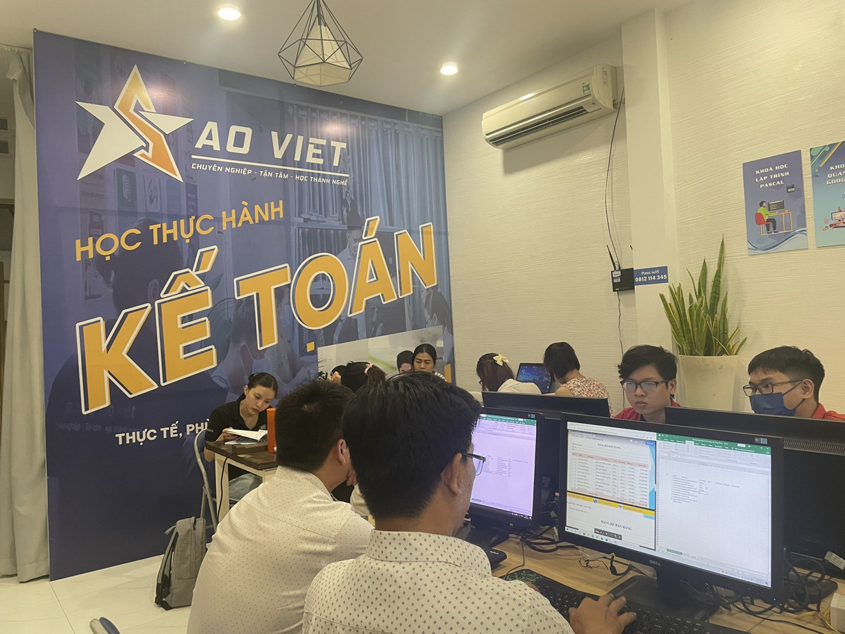 kế toán hoàn kiếm