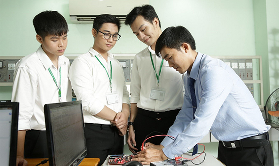 học cài đặt máy tính tphcm