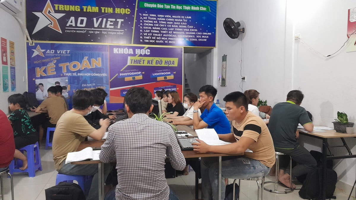 Khoá học thiết kế đồ hoạ cấp tốc tại Cầu Giấy Hà Nội