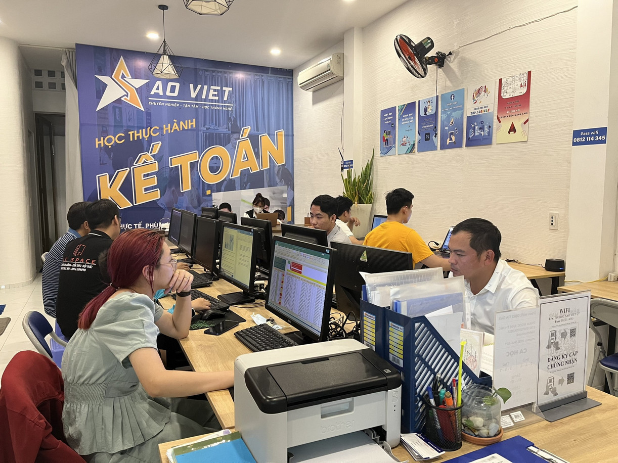 trung tâm học xuất nhập khẩu