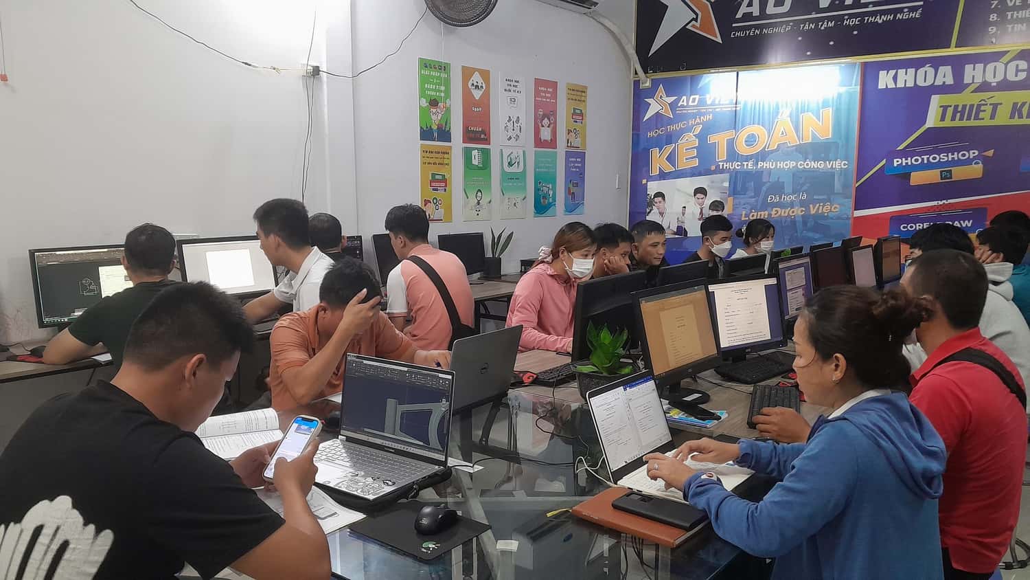 khóa học mos quận 6