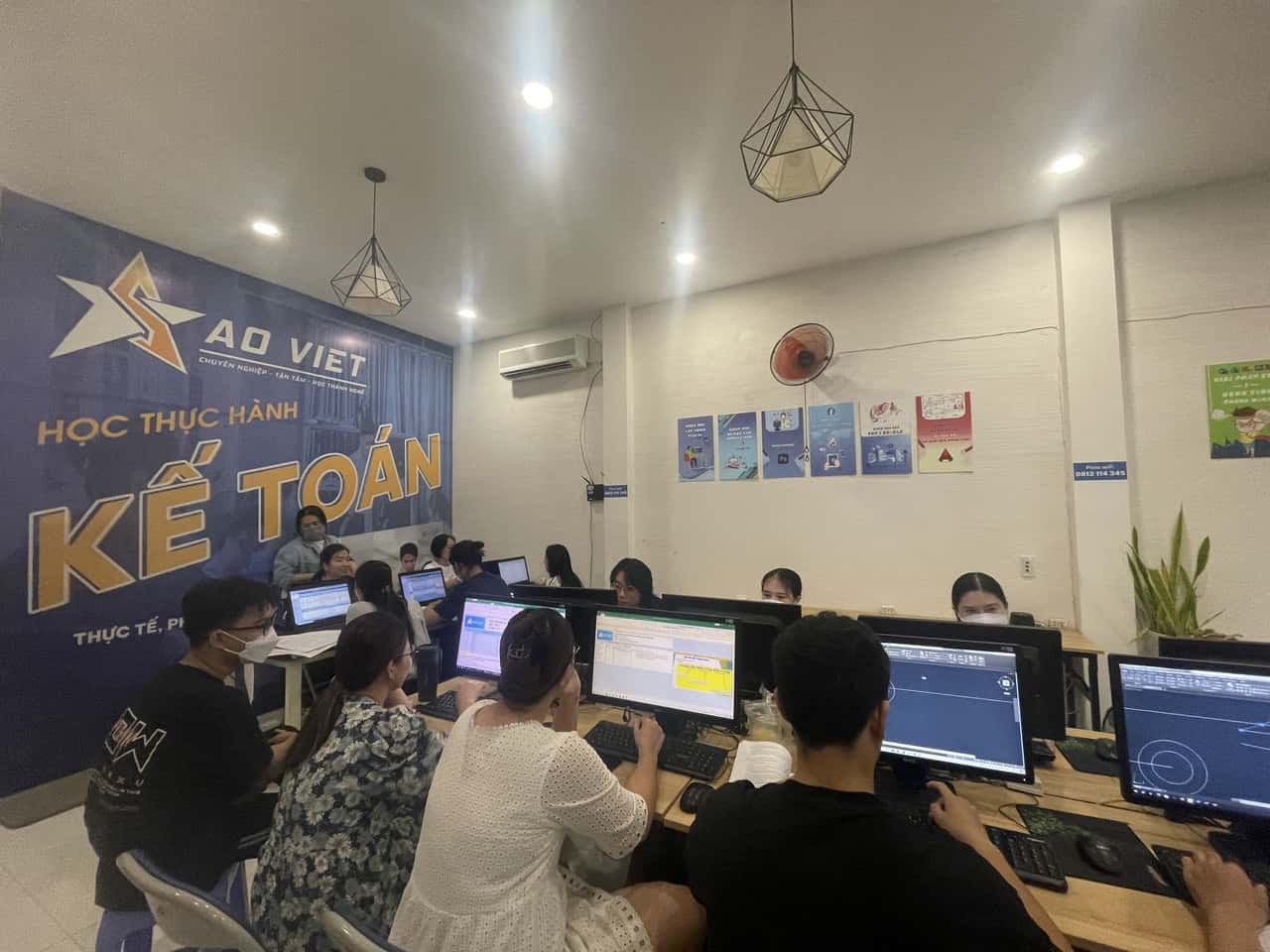 Học MOS tại Trung tâm