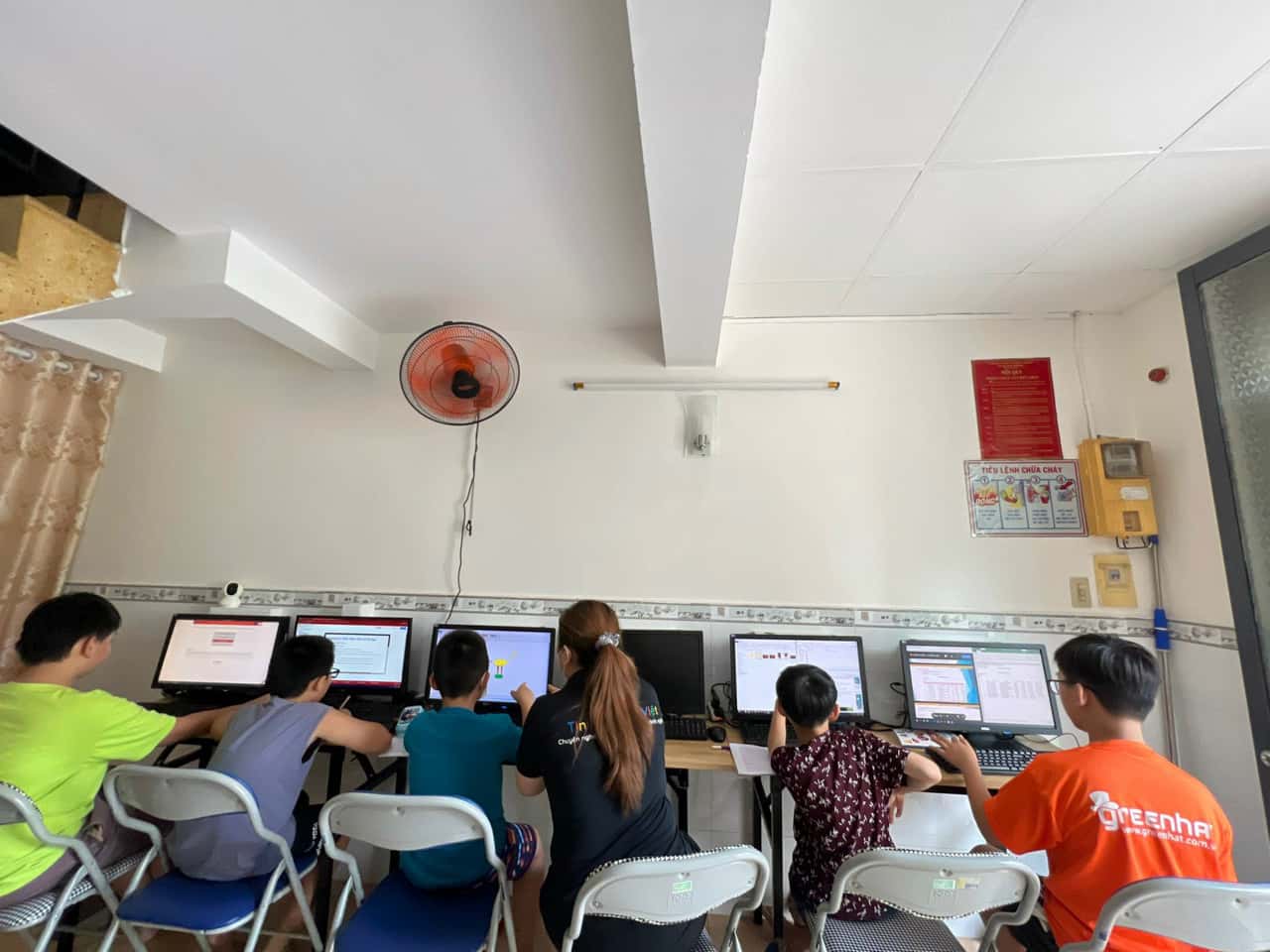 trung tâm luyện thi mos