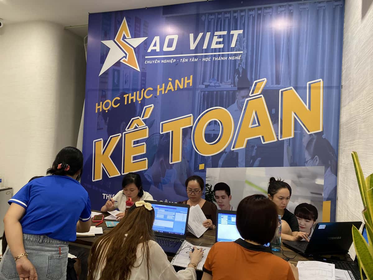 học kế toán