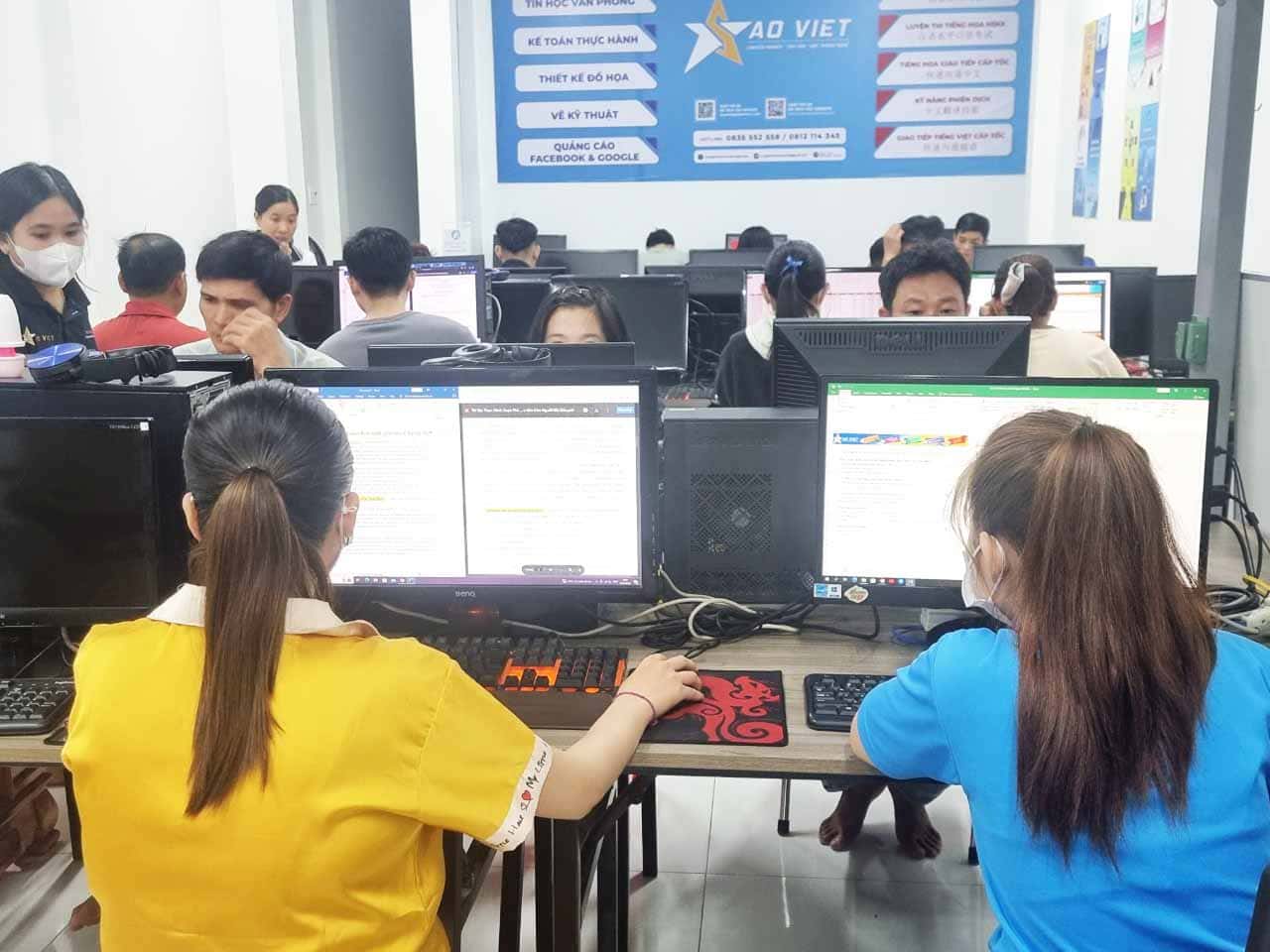 Khóa học tin học văn phòng cho người đi làm