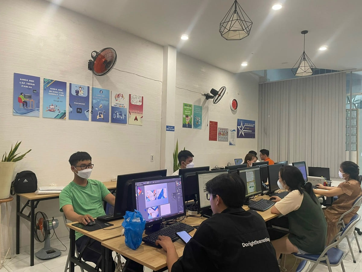 Đào tạo giáo viên dạy illustrator tại TPHCM