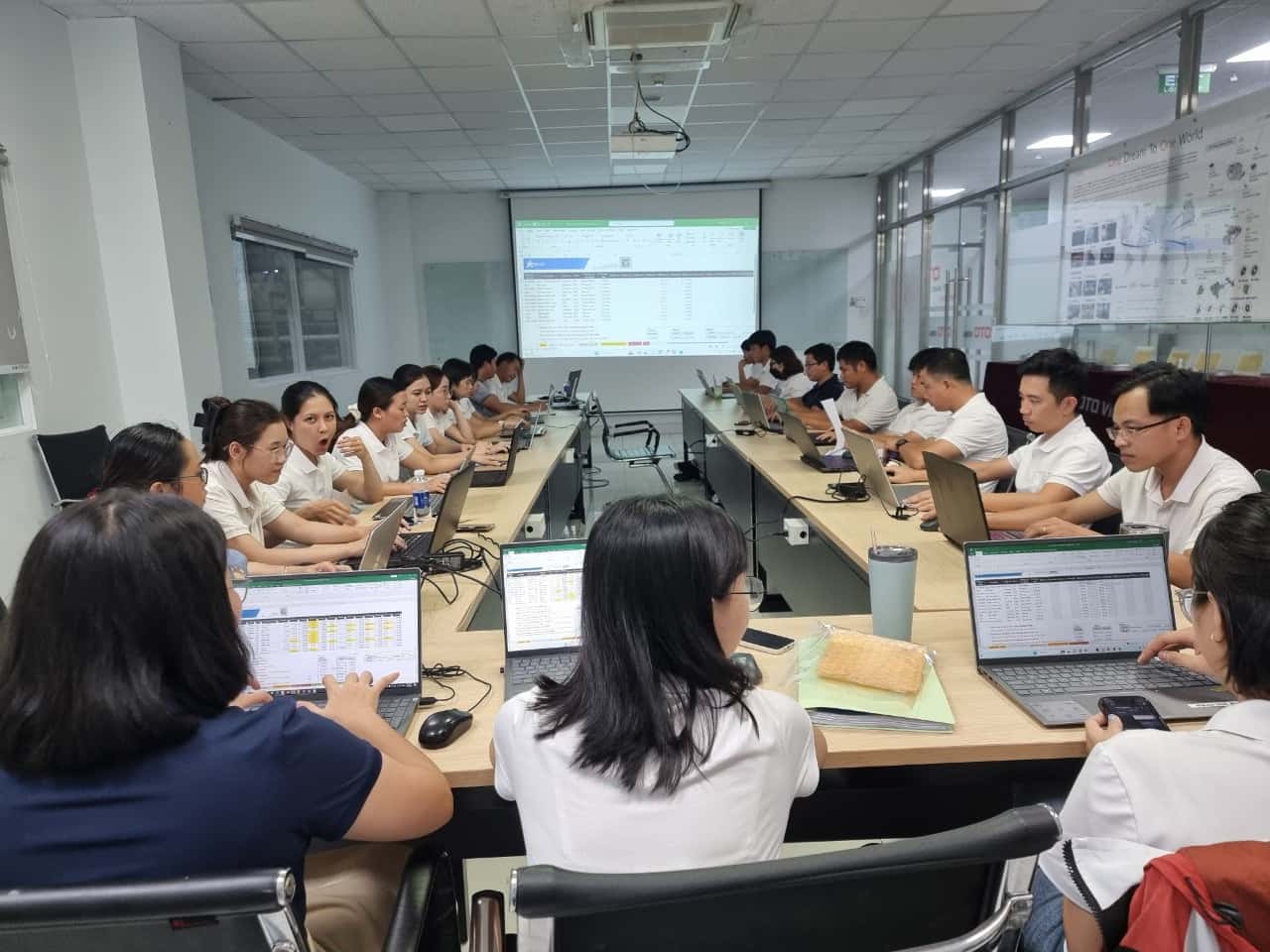 Khóa học tin học văn phòng cho doanh nghiệp