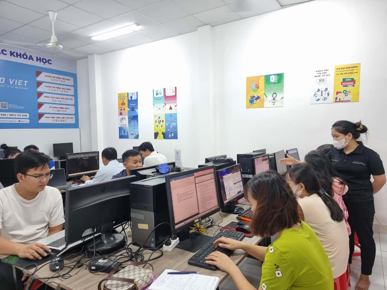 Tuyển dụng giáo viên tin học