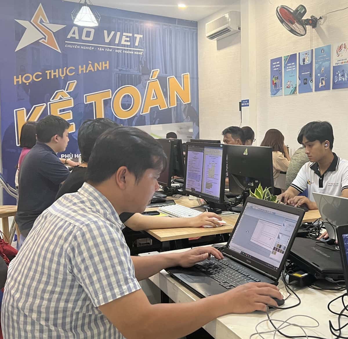 đăng ký học xuất nhập khẩu