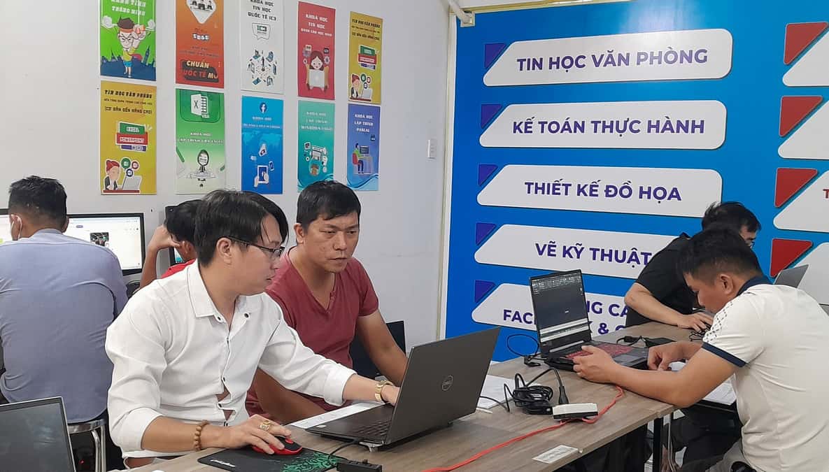 đăng ký học hành chính nhân sự