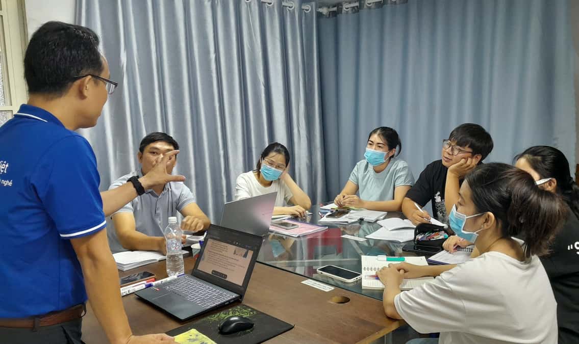 học hành chính nhân sự quận 12