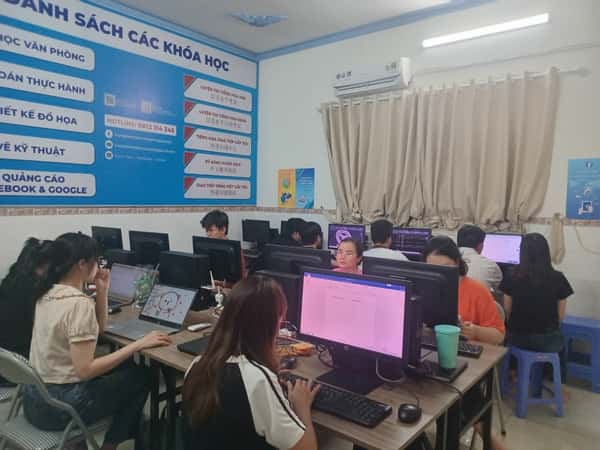 Hình ảnh đào tạo tại Trung Tâm Tin Học Sao Việt