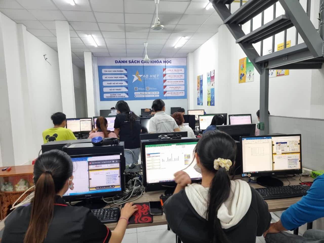 luyện thi chứng chỉ MOS