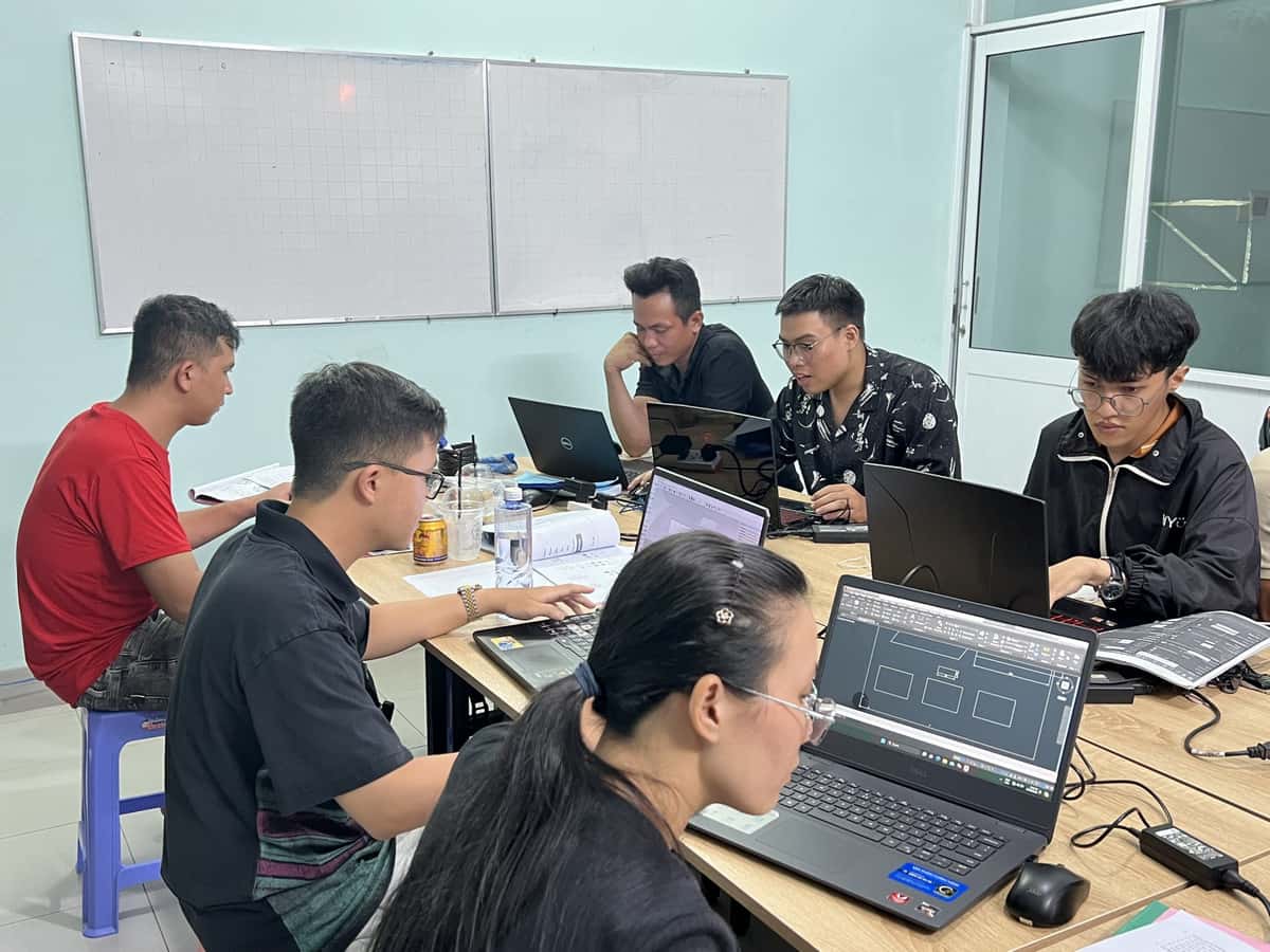 Giáo viên dạy AutoCAD