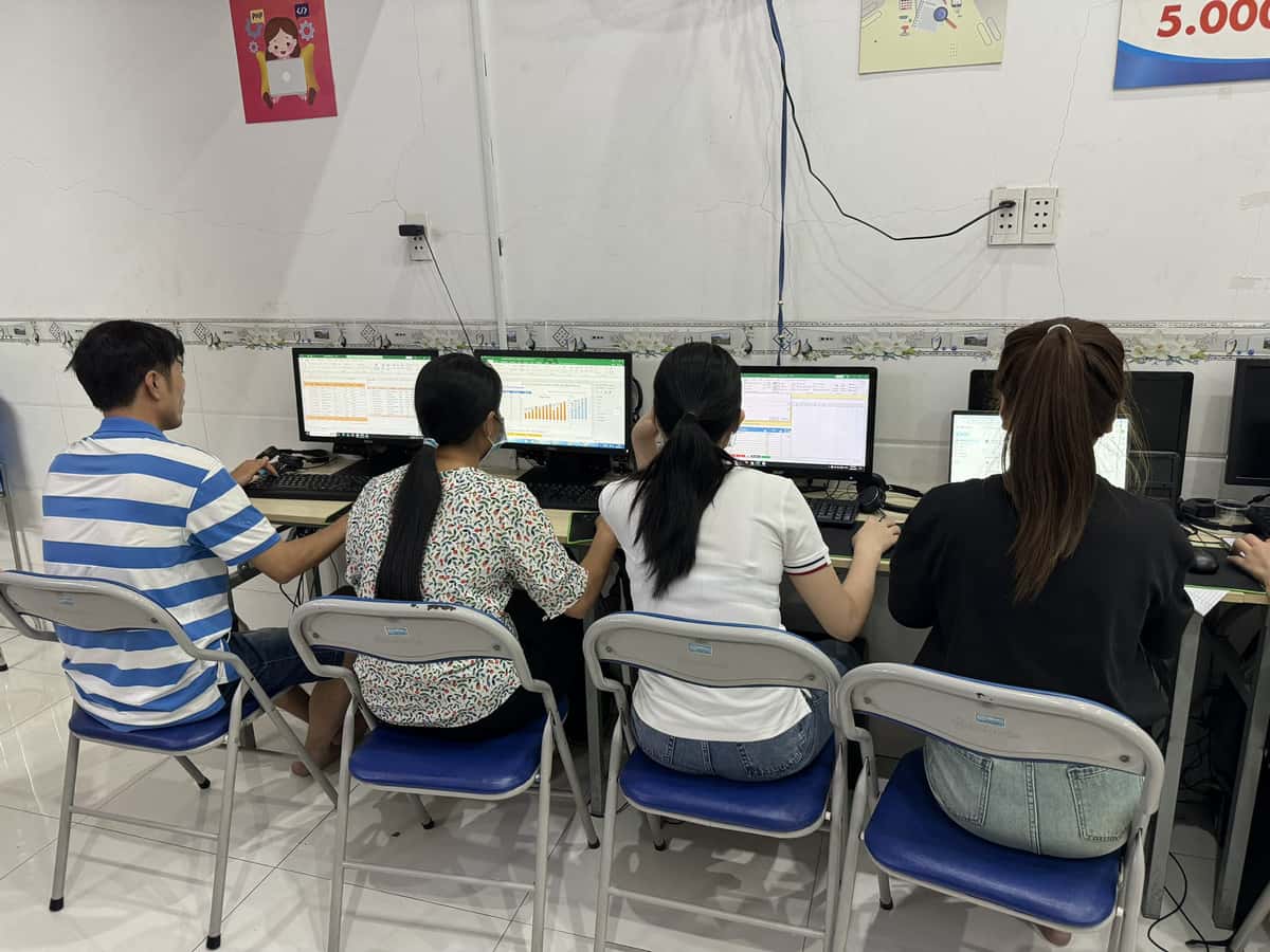 Lớp học kế toán thực hành sao việt