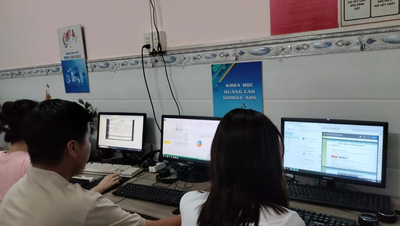 Trung tâm tin học mos