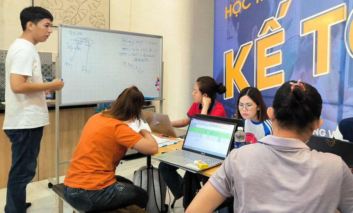 Người có kinh nghiệm học hành chính nhân sự