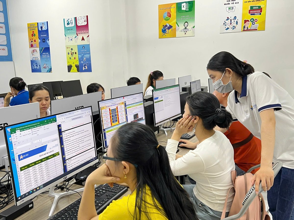 lớp học excel tại Bình Tân