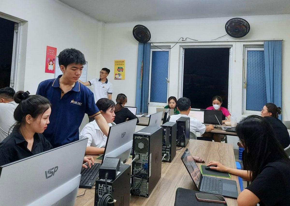 Đội Ngũ Giảng Viên Và Chuyên Gia Hỗ Trợ Tại Tin Học Sao Việt