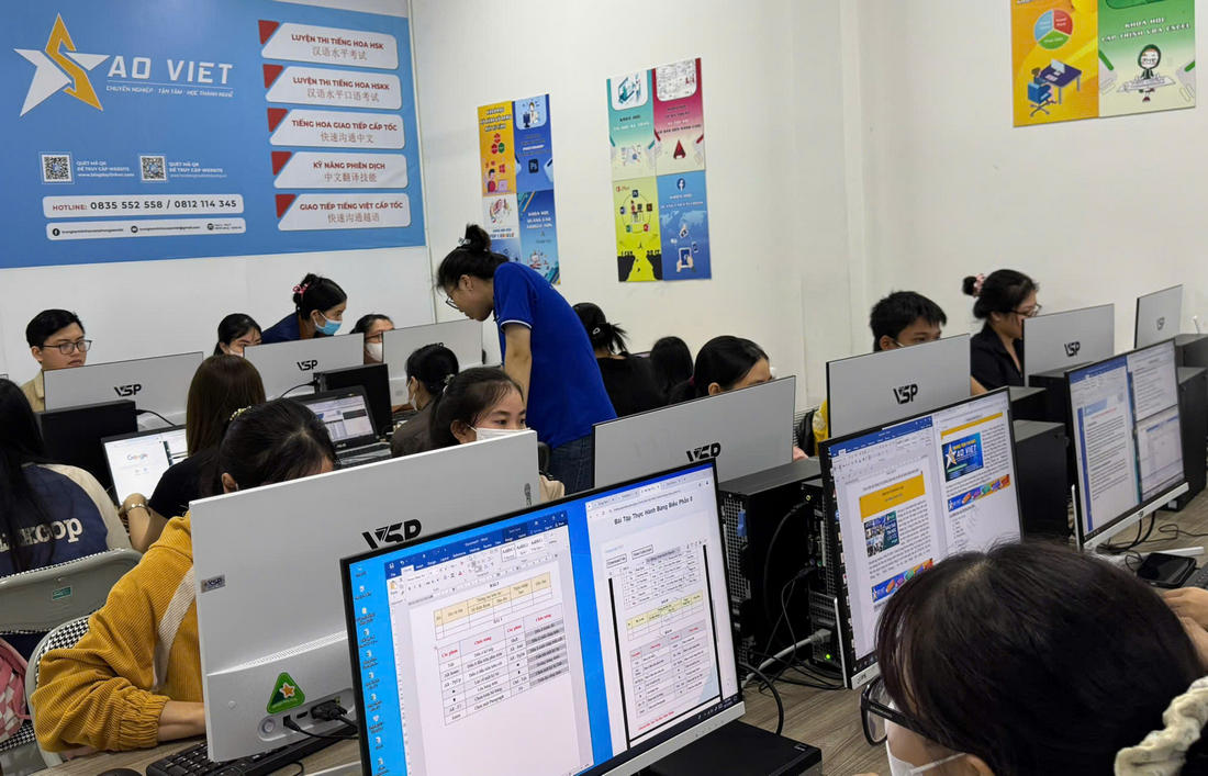 Học viên trong khóa học AI ở Vũng Tàu