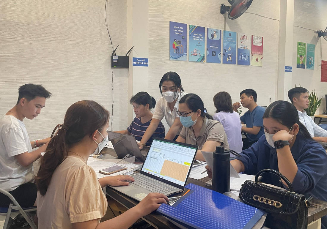 Nội Dung Khóa Học Sử Dụng AI Dành Cho Người Mới Bắt Đầu Tại Quận 12
