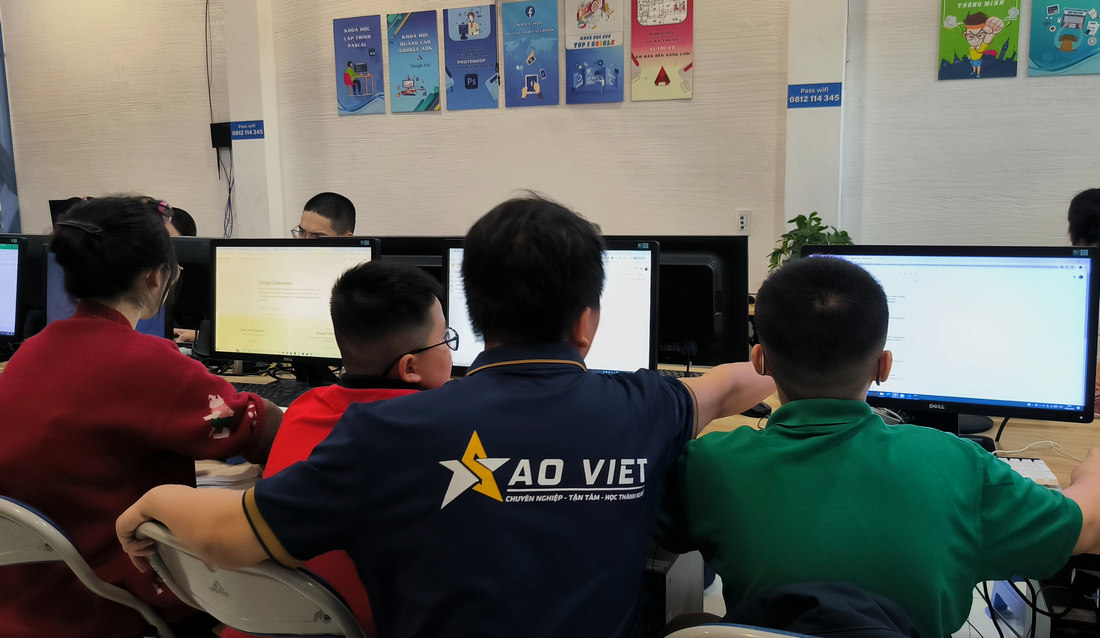 Vì Sao Bạn Nên Chọn Trung Tâm Tin Học Sao Việt Thuận An Để Cho Trẻ Học AI